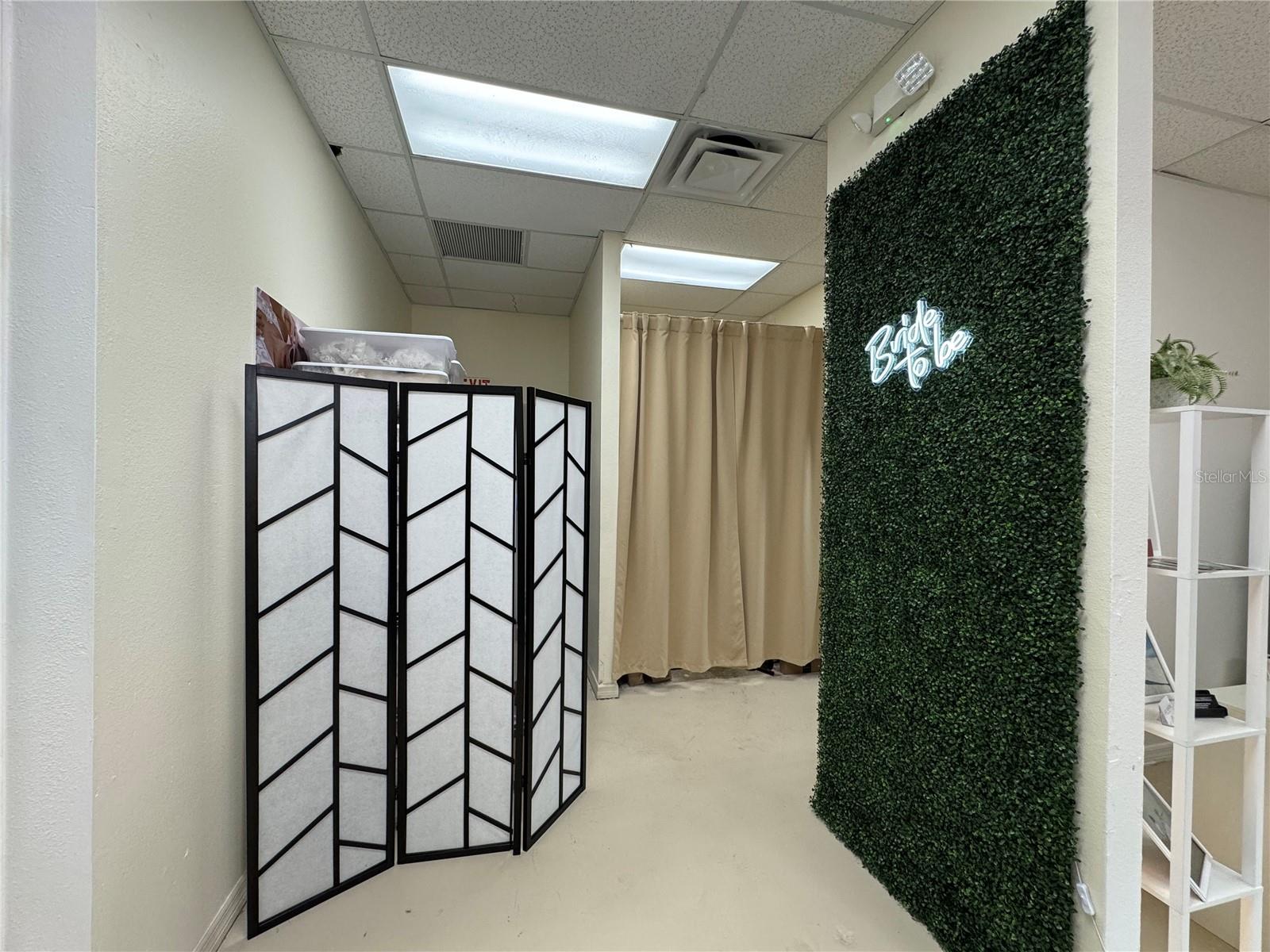 CAPRICORN COMMONS 01 - Commercial Lease