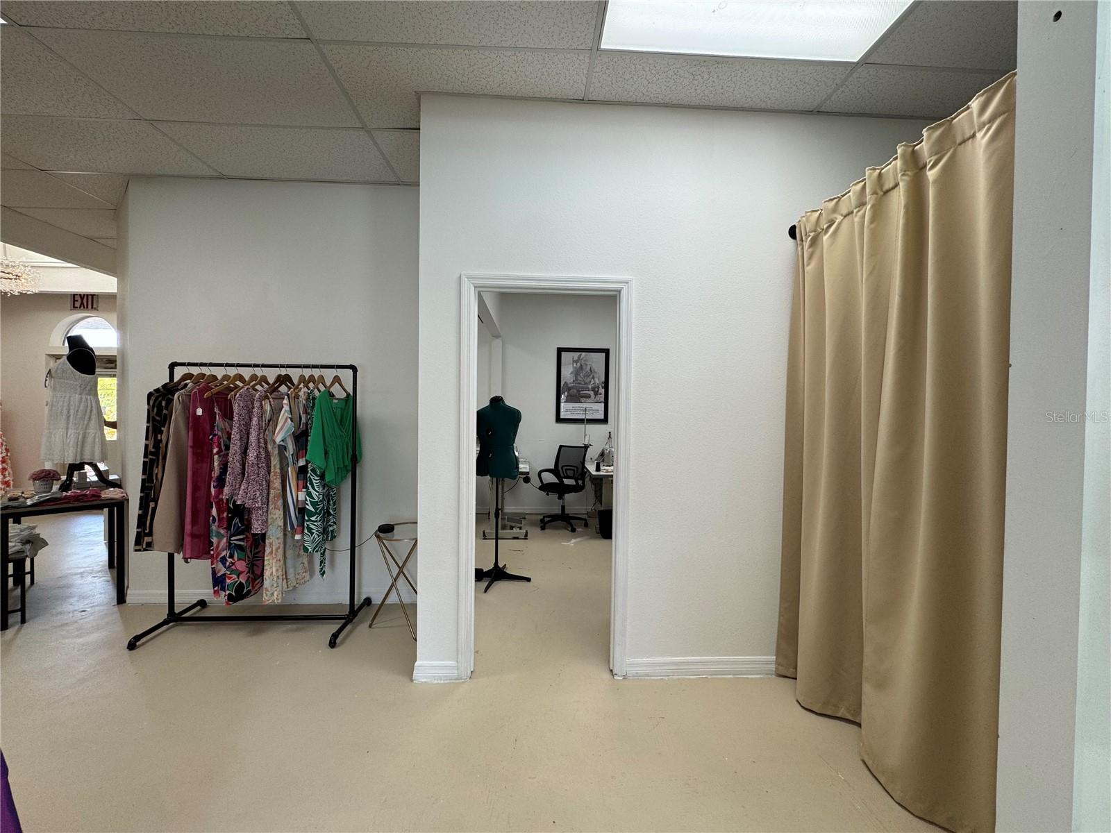 CAPRICORN COMMONS 01 - Commercial Lease