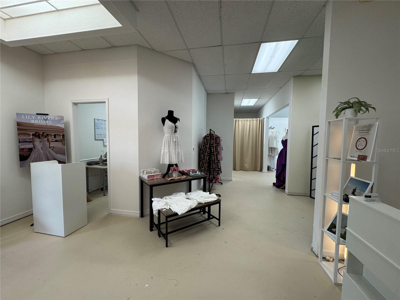 CAPRICORN COMMONS 01 - Commercial Lease