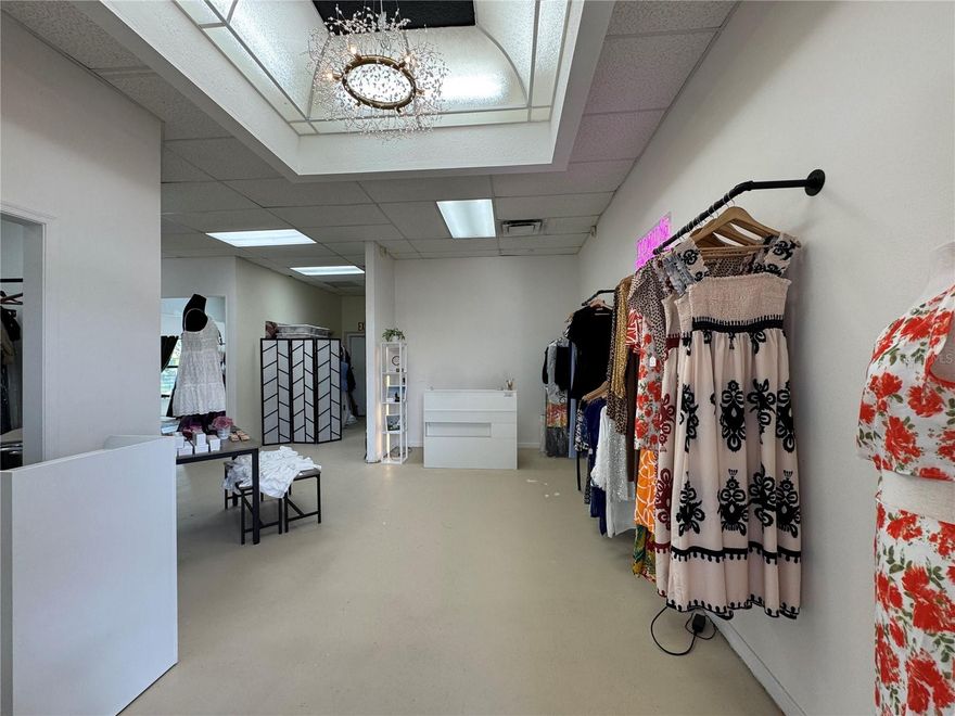 Popular Deep Creek Commons Plaza. Conveniently located on Sandhill Blvd with quick access to I-75 and Kings Highway. Current tenants feature Beef’O Brady’s Restaurant, Florida Dance Workshop, Coffee Shop, Veterinarian, Convenience Store, and more. This is a family oriented and community-centric plaza, we welcome all uses within the county regulations per Commercial General zoning except Landlord is NOT approving adult arcade/gaming, CBD, or Smoke Shop tenants at this time. Convenient access to I-75 and Kings Highway. Signage available on Sandhill Blvd and above unit door on building. Popular Deep Creek Plaza. Multi-tenant plaza with 18 Units. CAM is currently $7.50/sf. 1140sf $16/sf