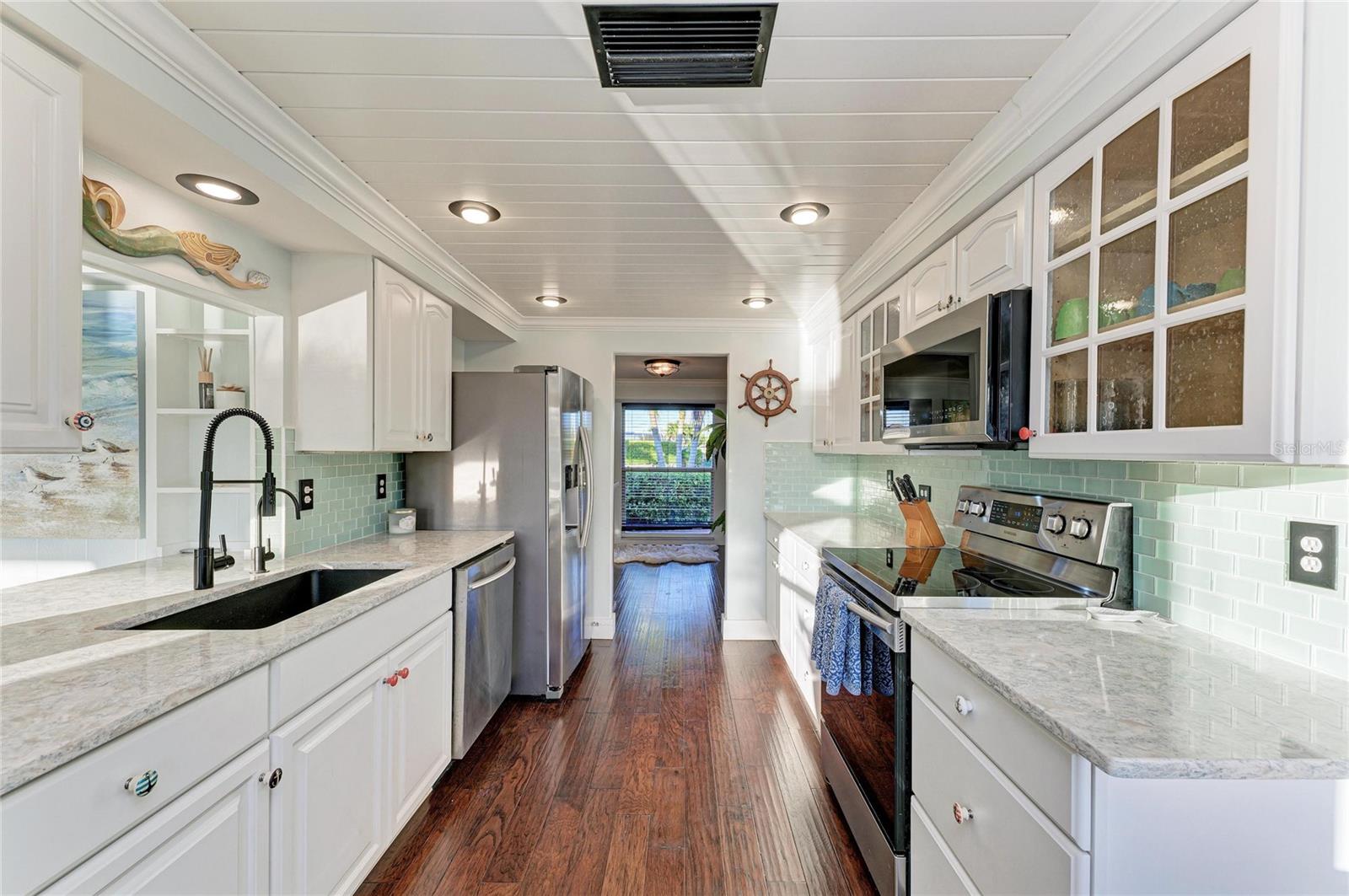 SORRENTO SHORES - Residential