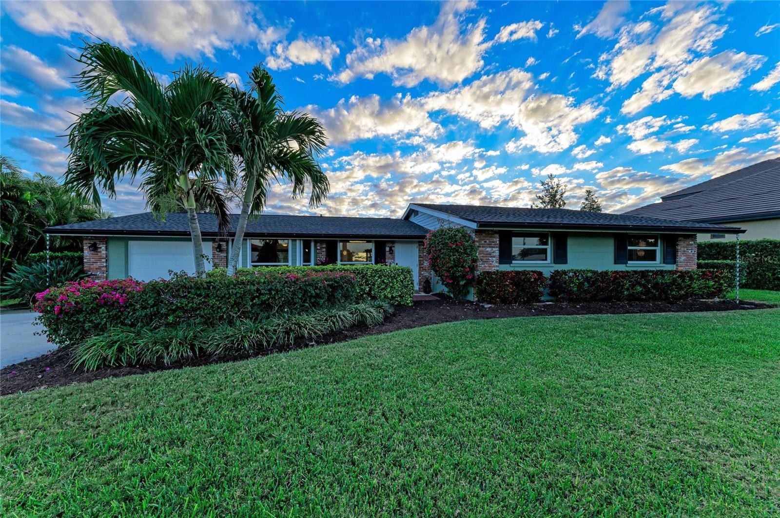 SORRENTO SHORES - Residential