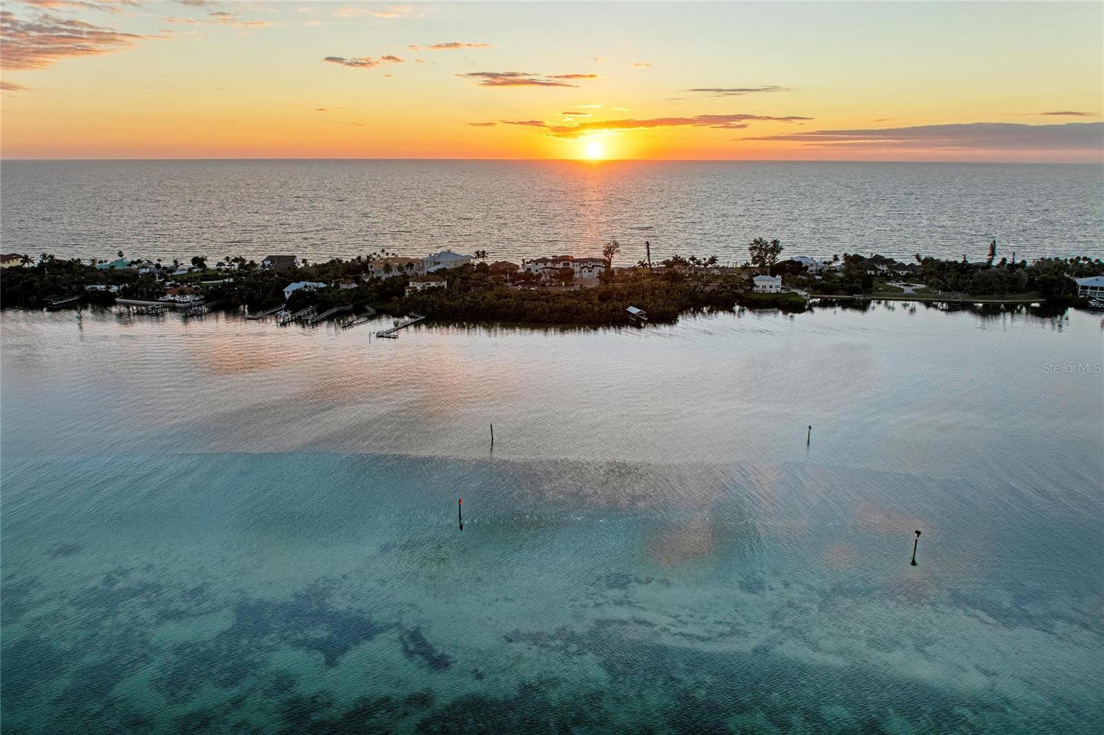 SORRENTO SHORES - Residential