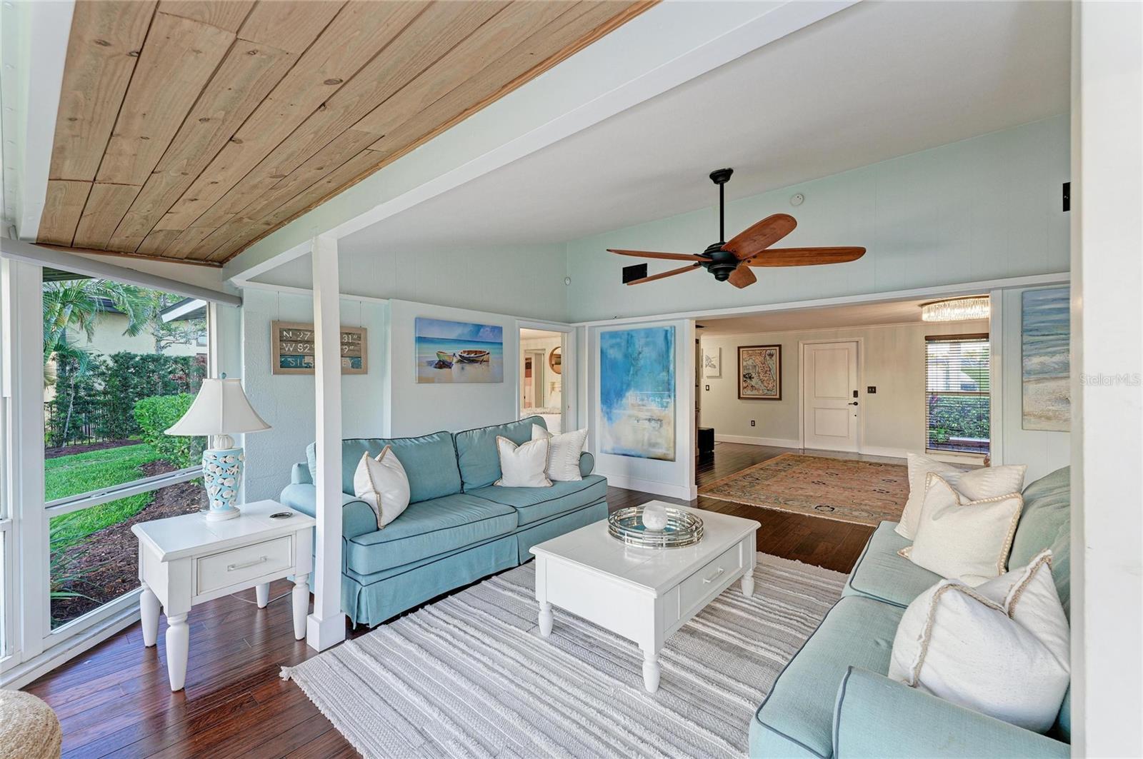 SORRENTO SHORES - Residential