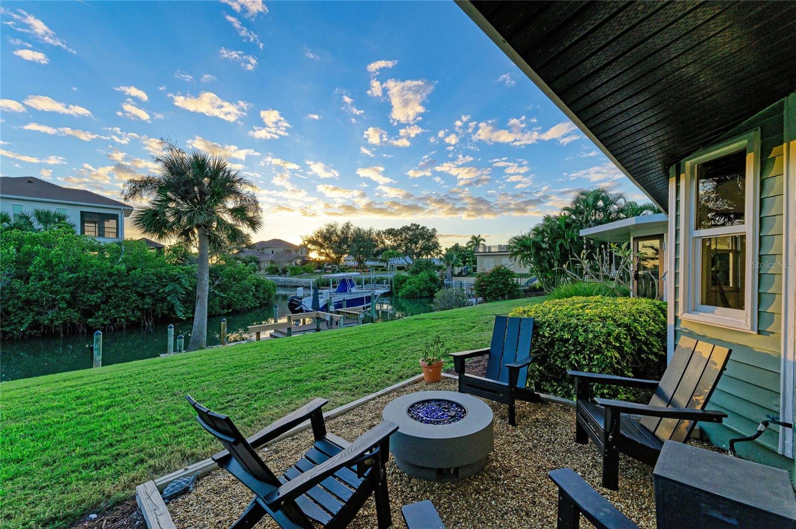 SORRENTO SHORES - Residential