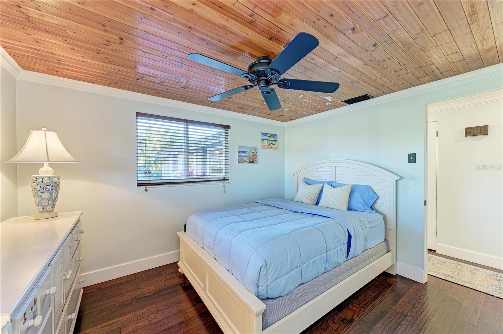 SORRENTO SHORES - Residential