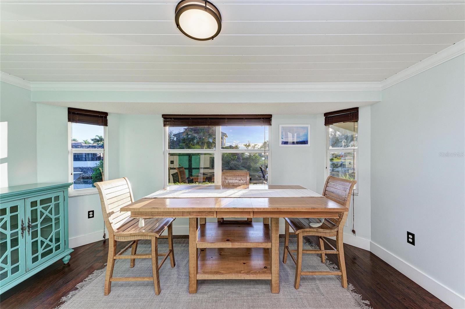 SORRENTO SHORES - Residential