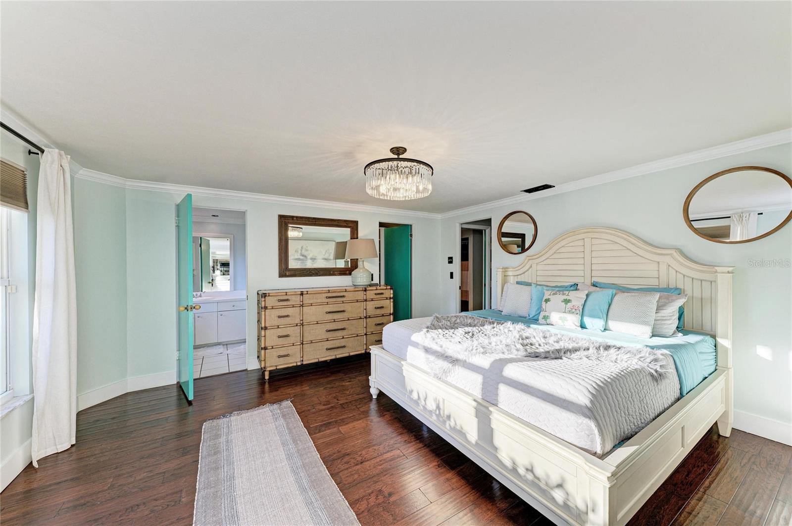 SORRENTO SHORES - Residential