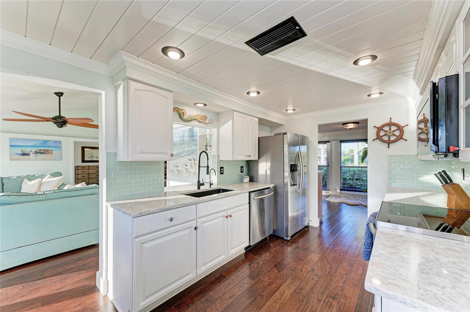 SORRENTO SHORES - Residential