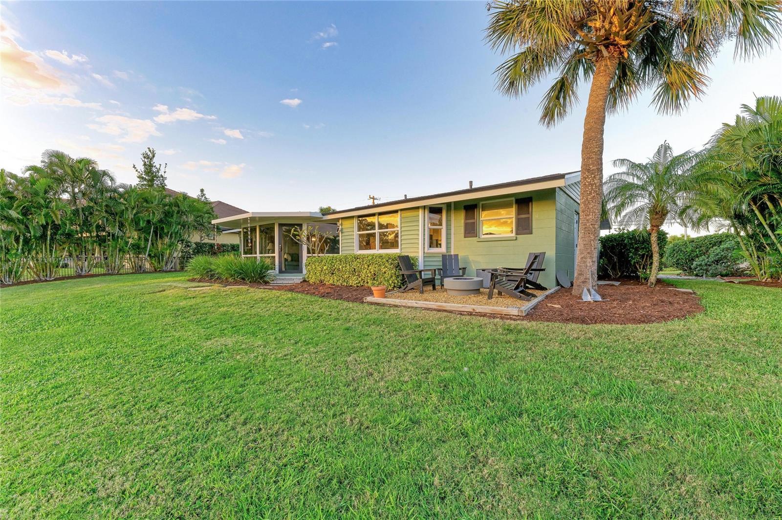 SORRENTO SHORES - Residential