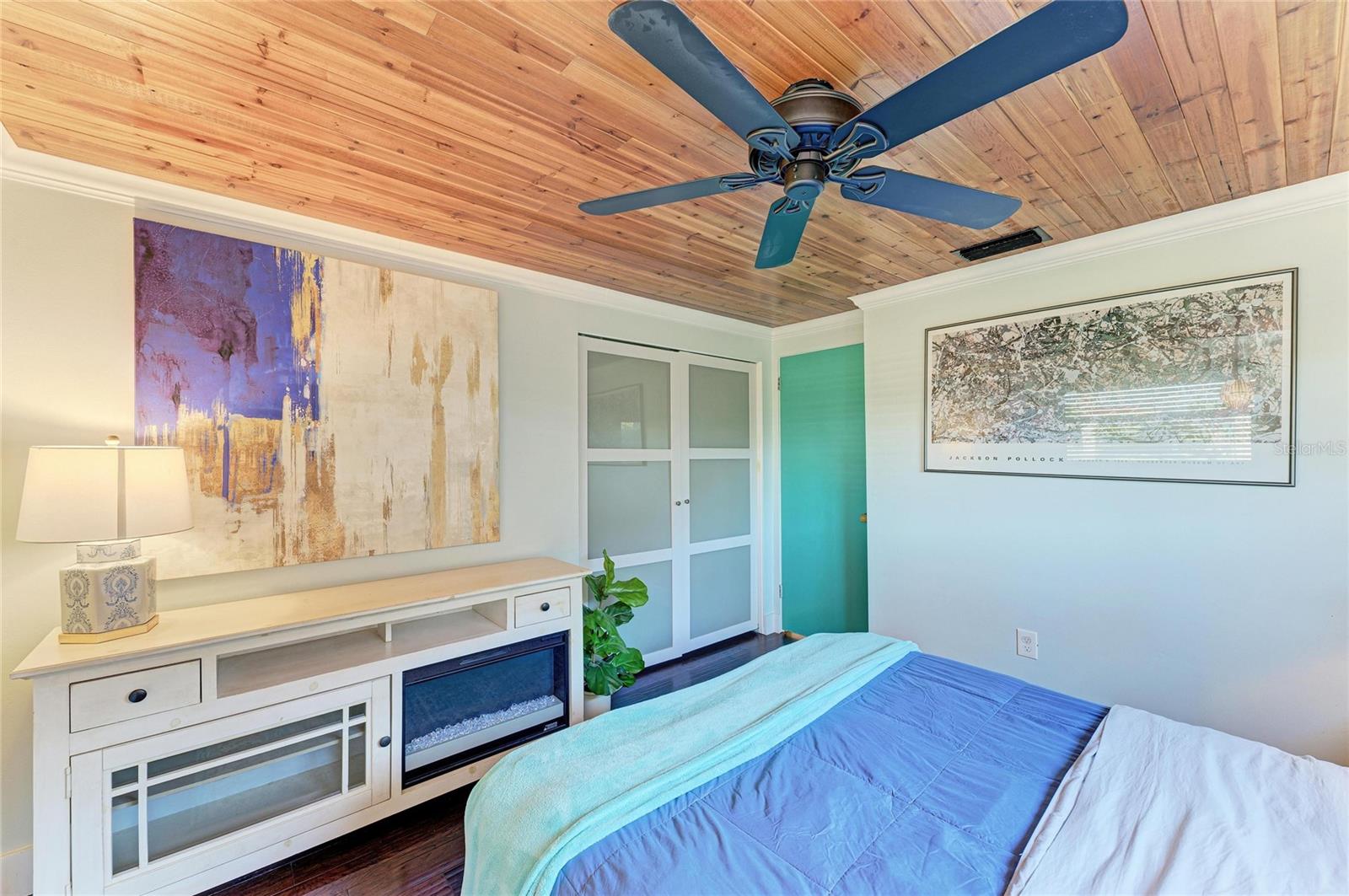 SORRENTO SHORES - Residential