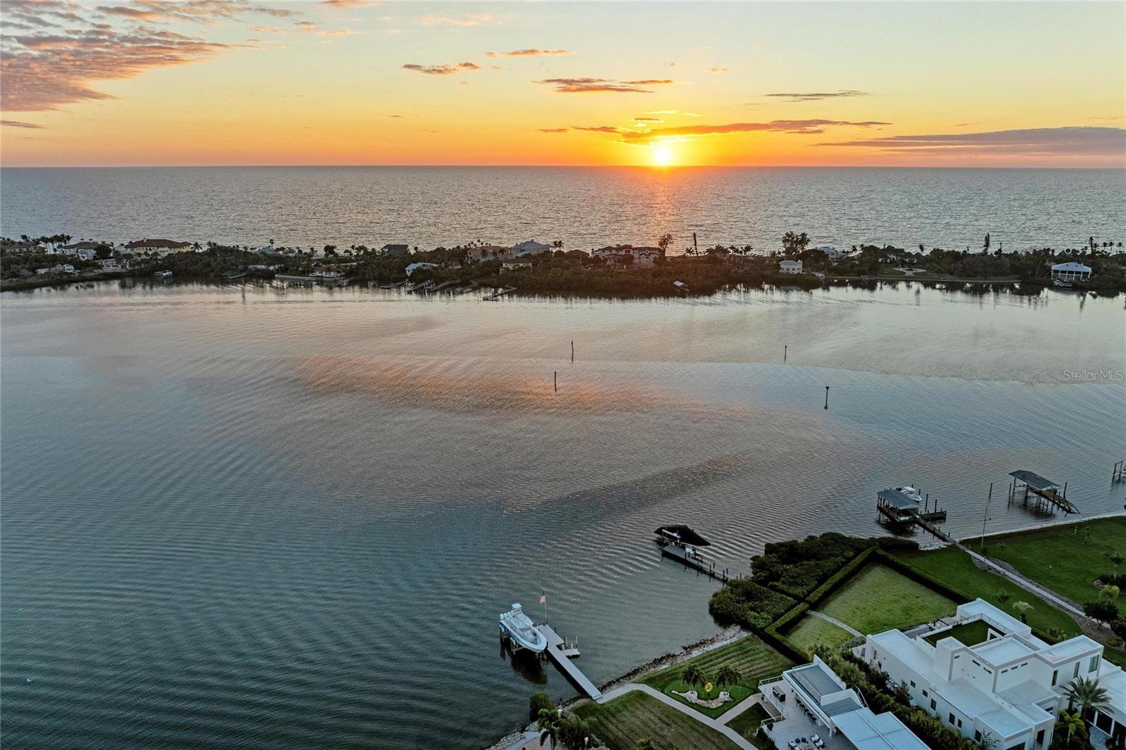 SORRENTO SHORES - Residential