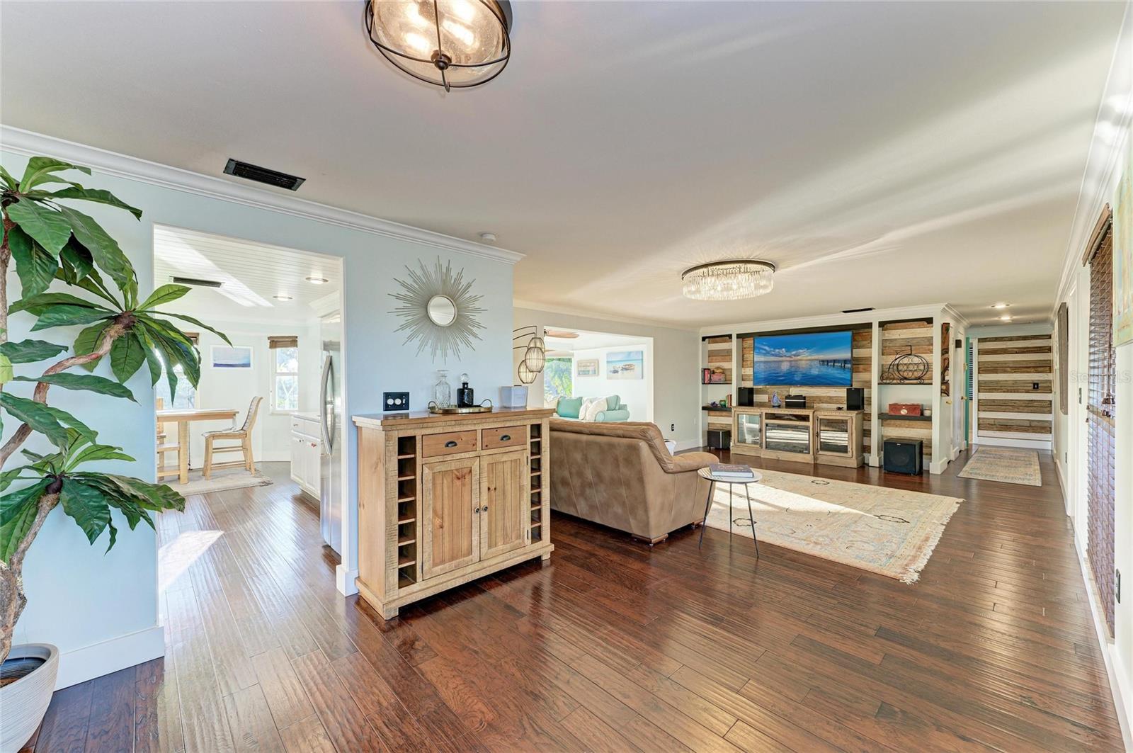 SORRENTO SHORES - Residential