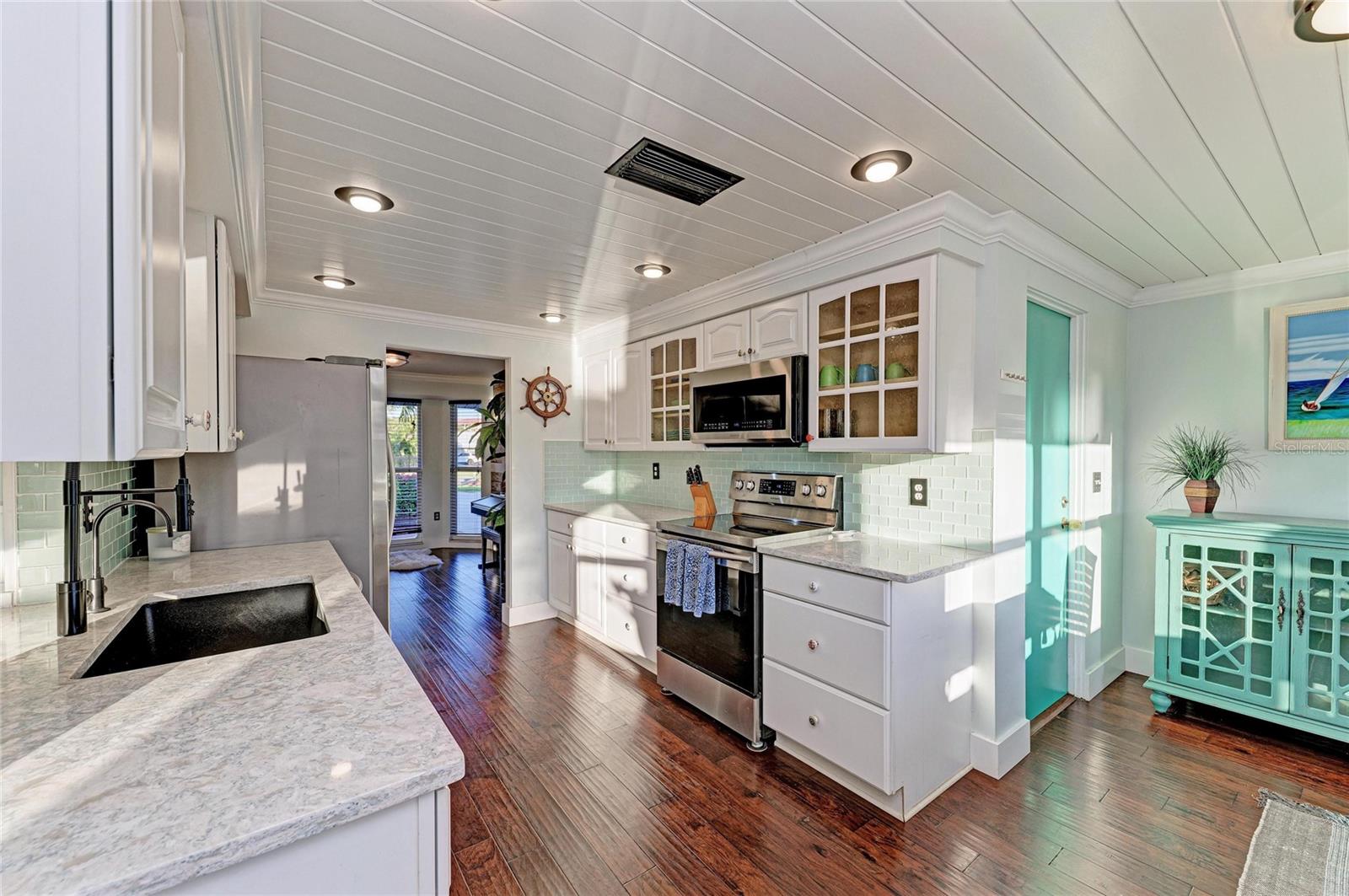 SORRENTO SHORES - Residential