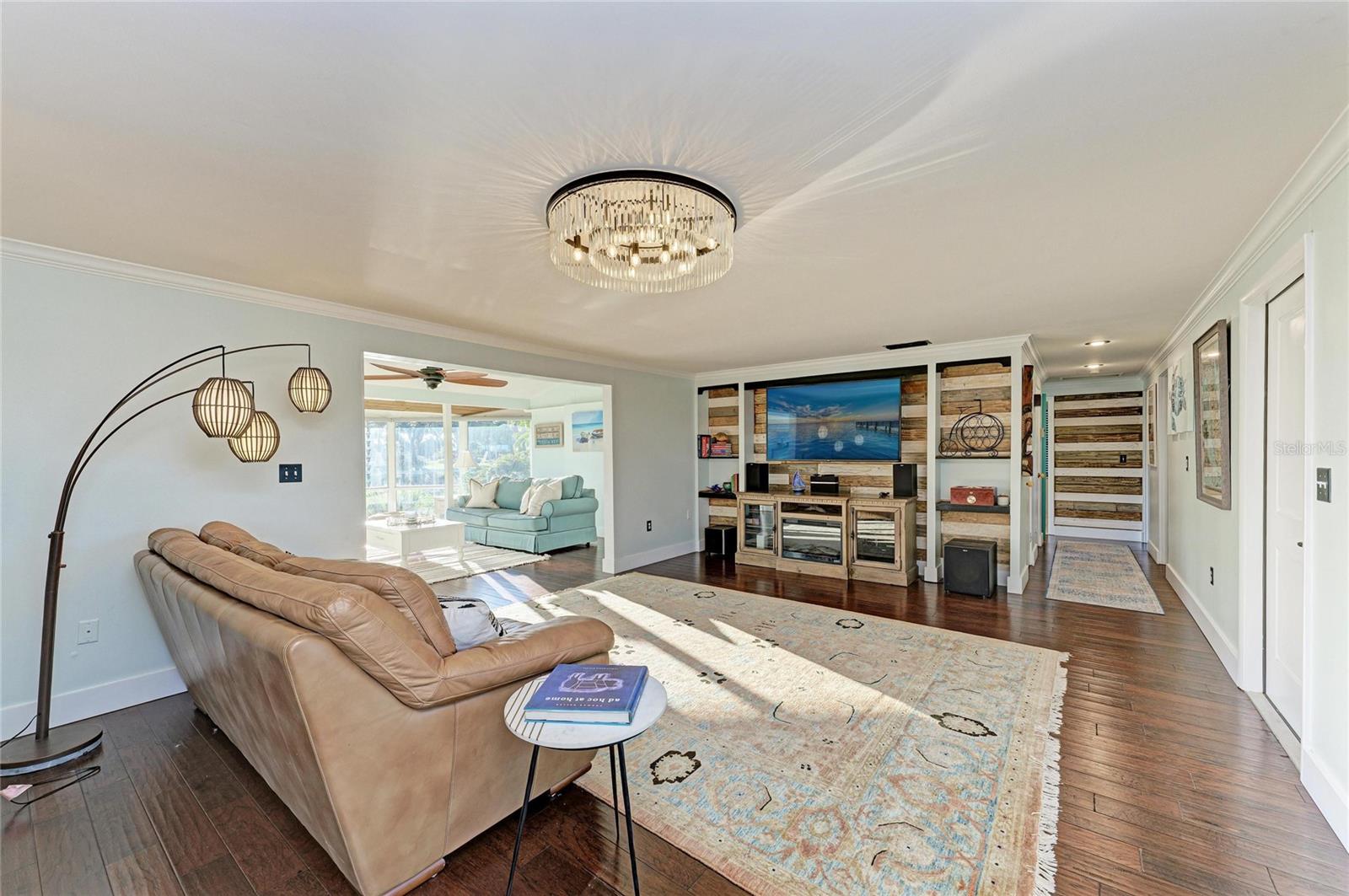 SORRENTO SHORES - Residential