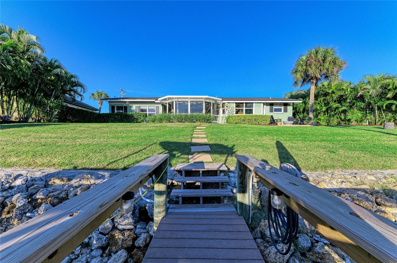 SORRENTO SHORES - Residential