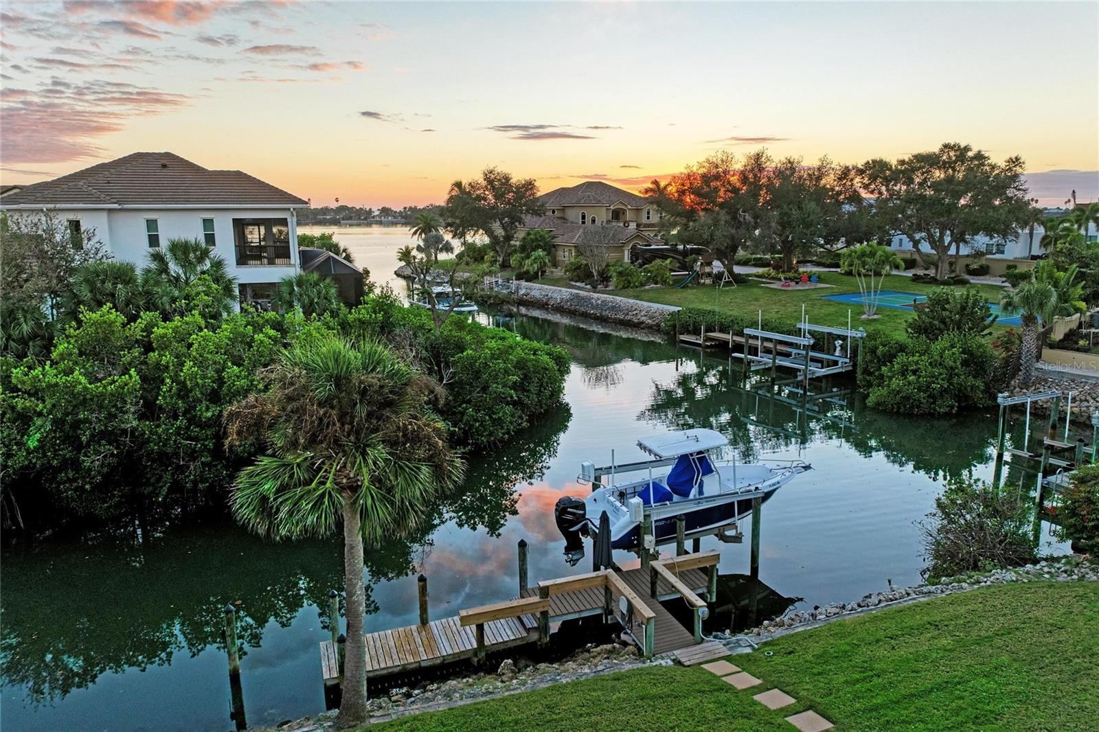 SORRENTO SHORES - Residential