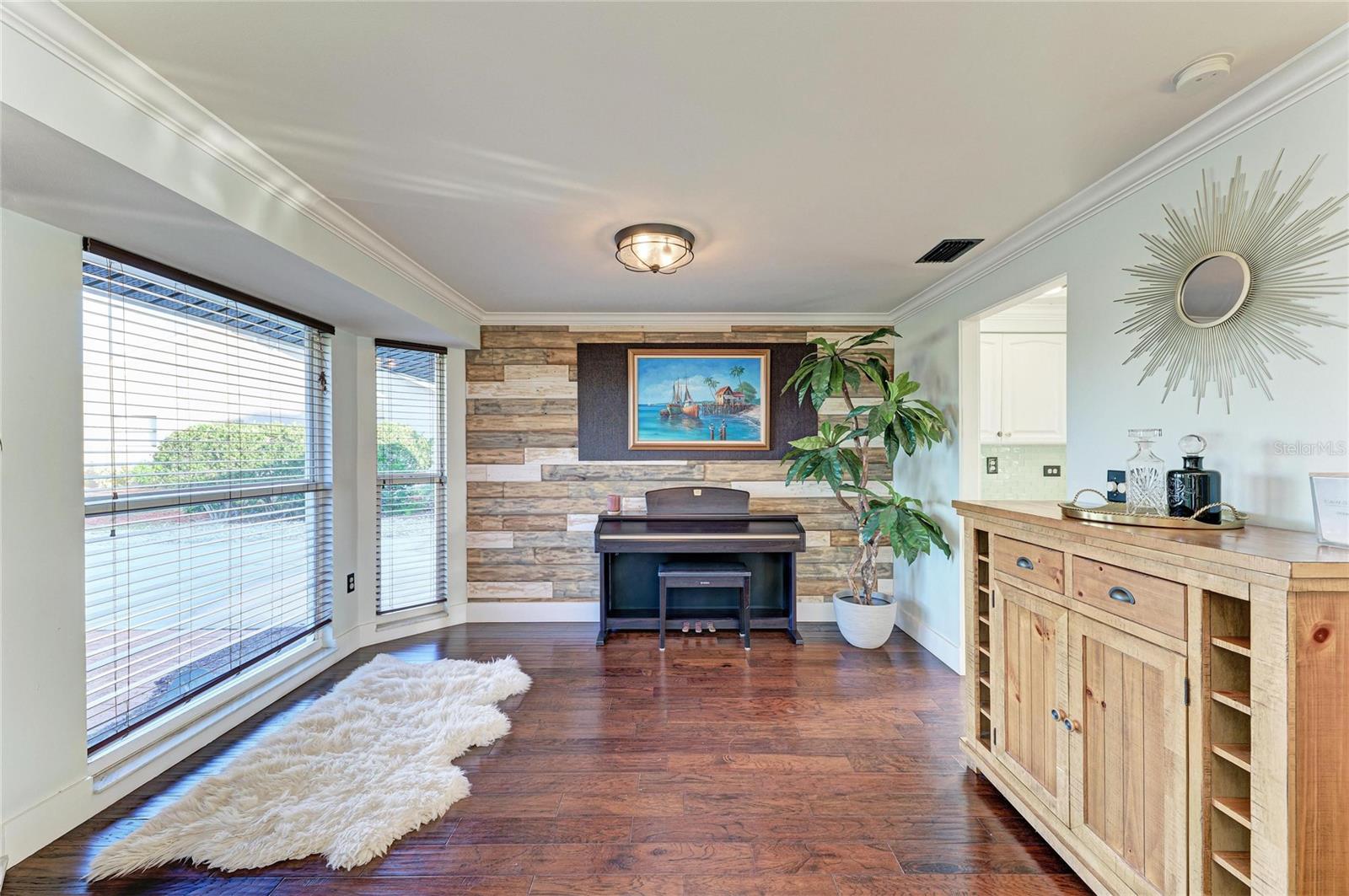 SORRENTO SHORES - Residential