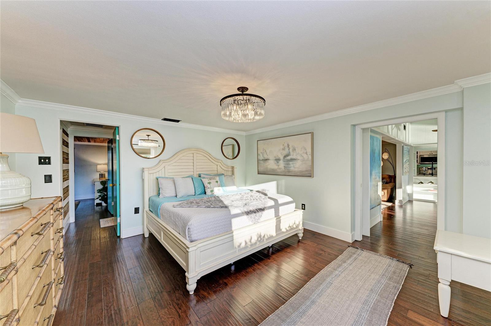 SORRENTO SHORES - Residential