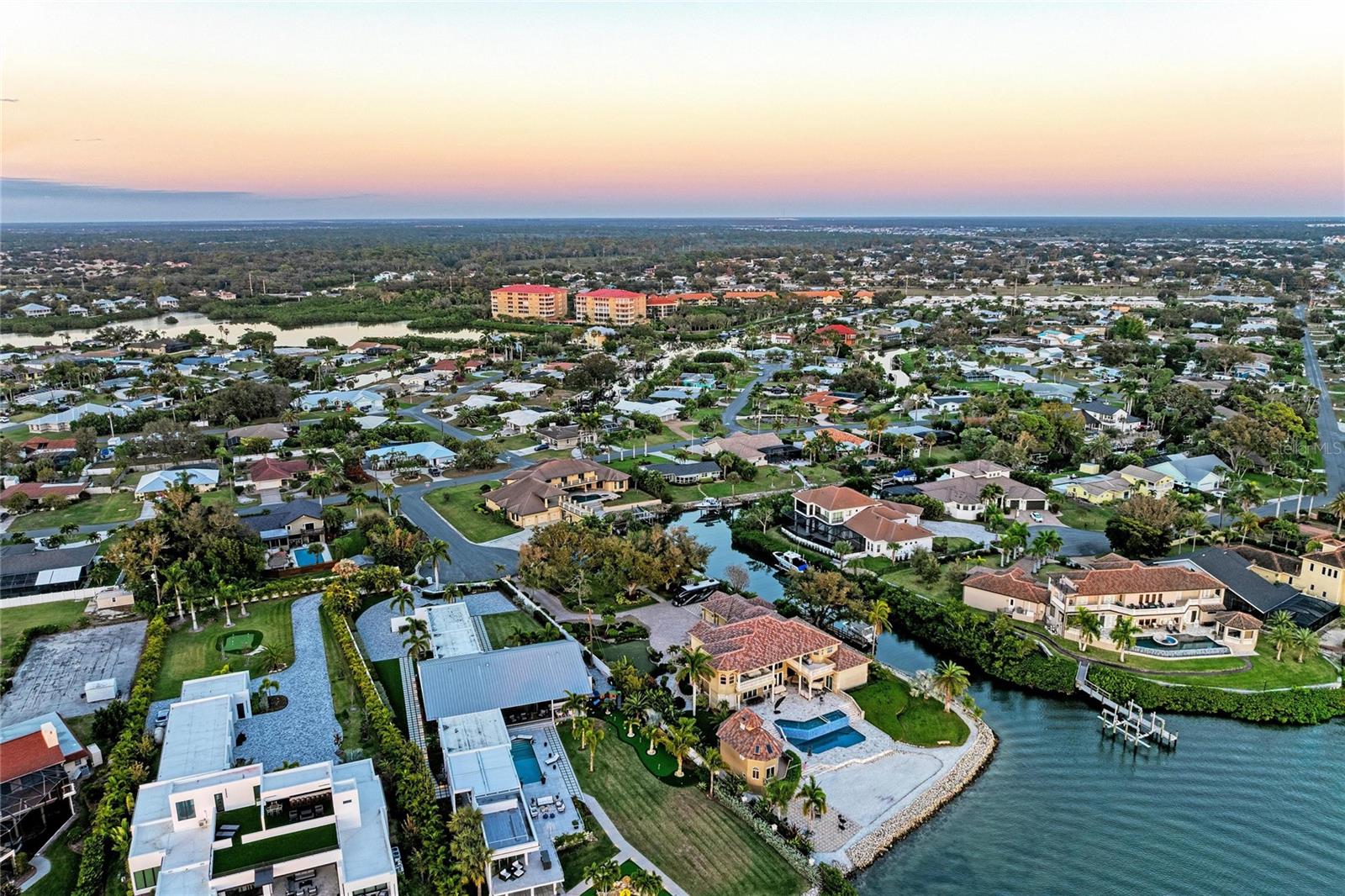 SORRENTO SHORES - Residential