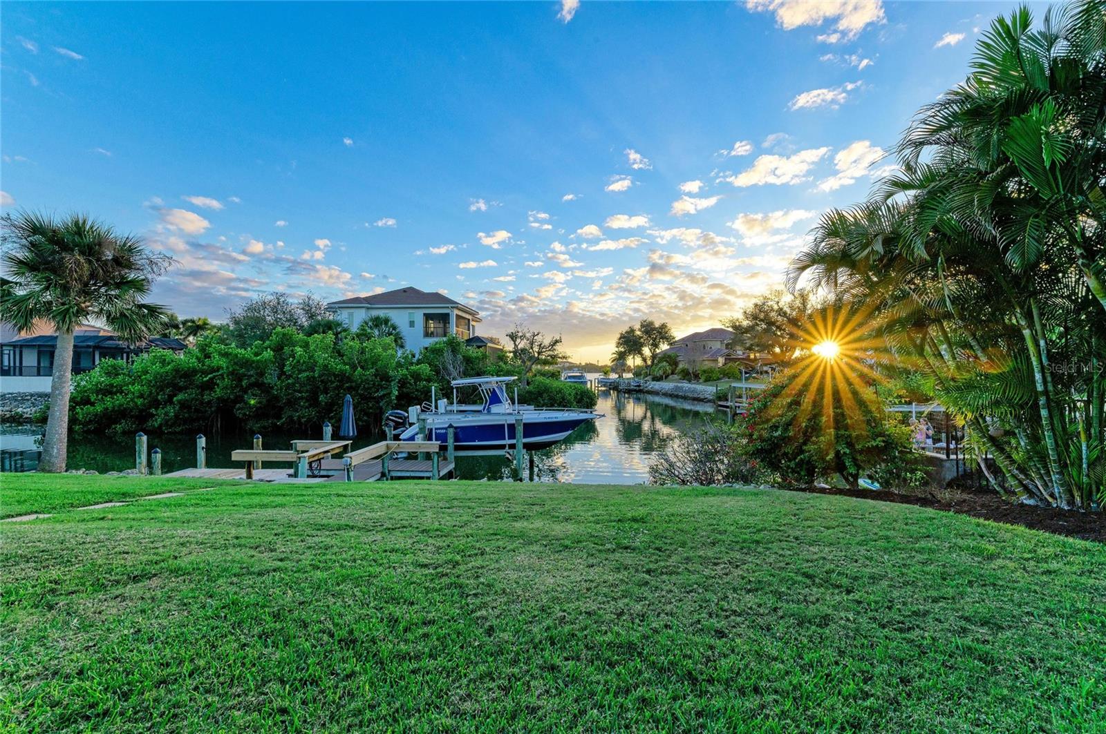 SORRENTO SHORES - Residential