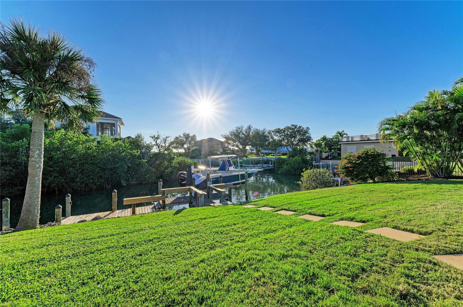 SORRENTO SHORES - Residential