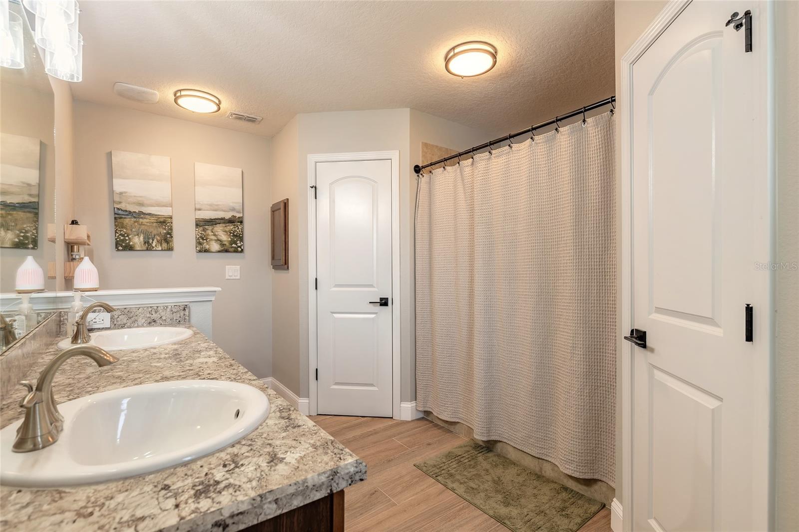 EAGLE LAKES PH 1 SEC 1 - Residential