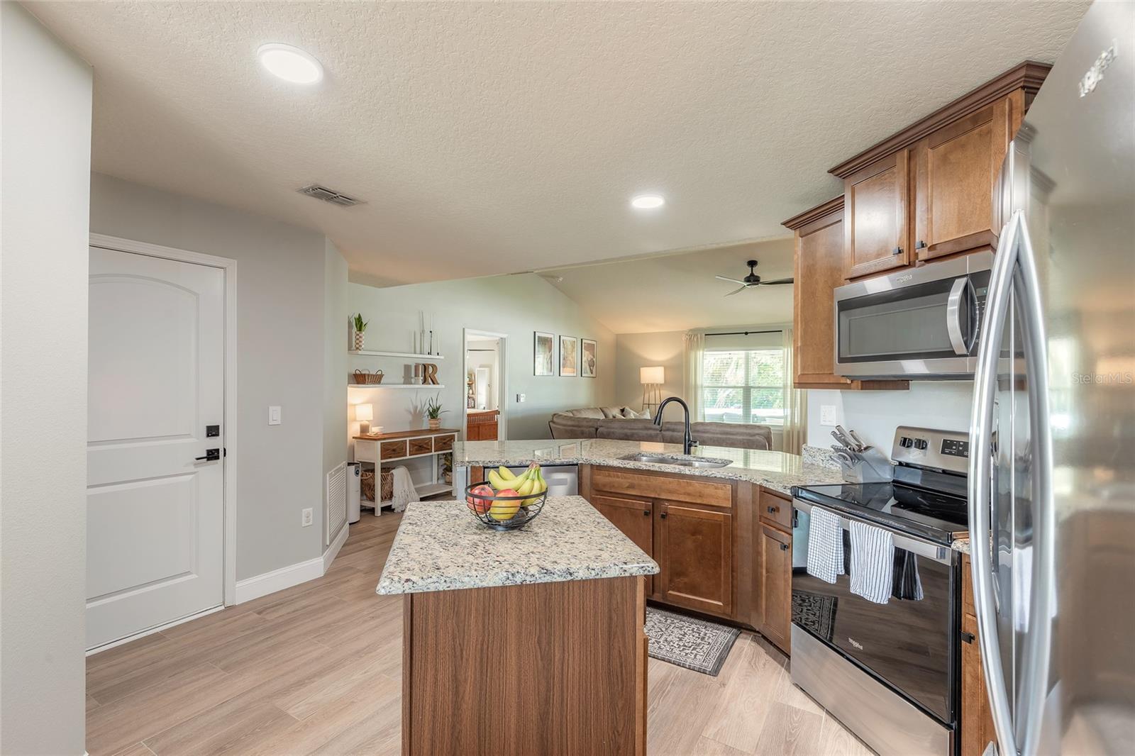 EAGLE LAKES PH 1 SEC 1 - Residential