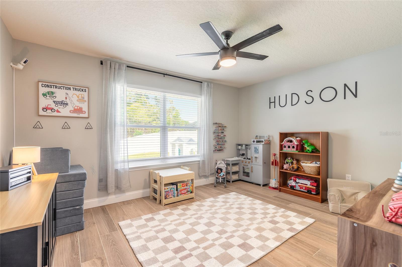 EAGLE LAKES PH 1 SEC 1 - Residential