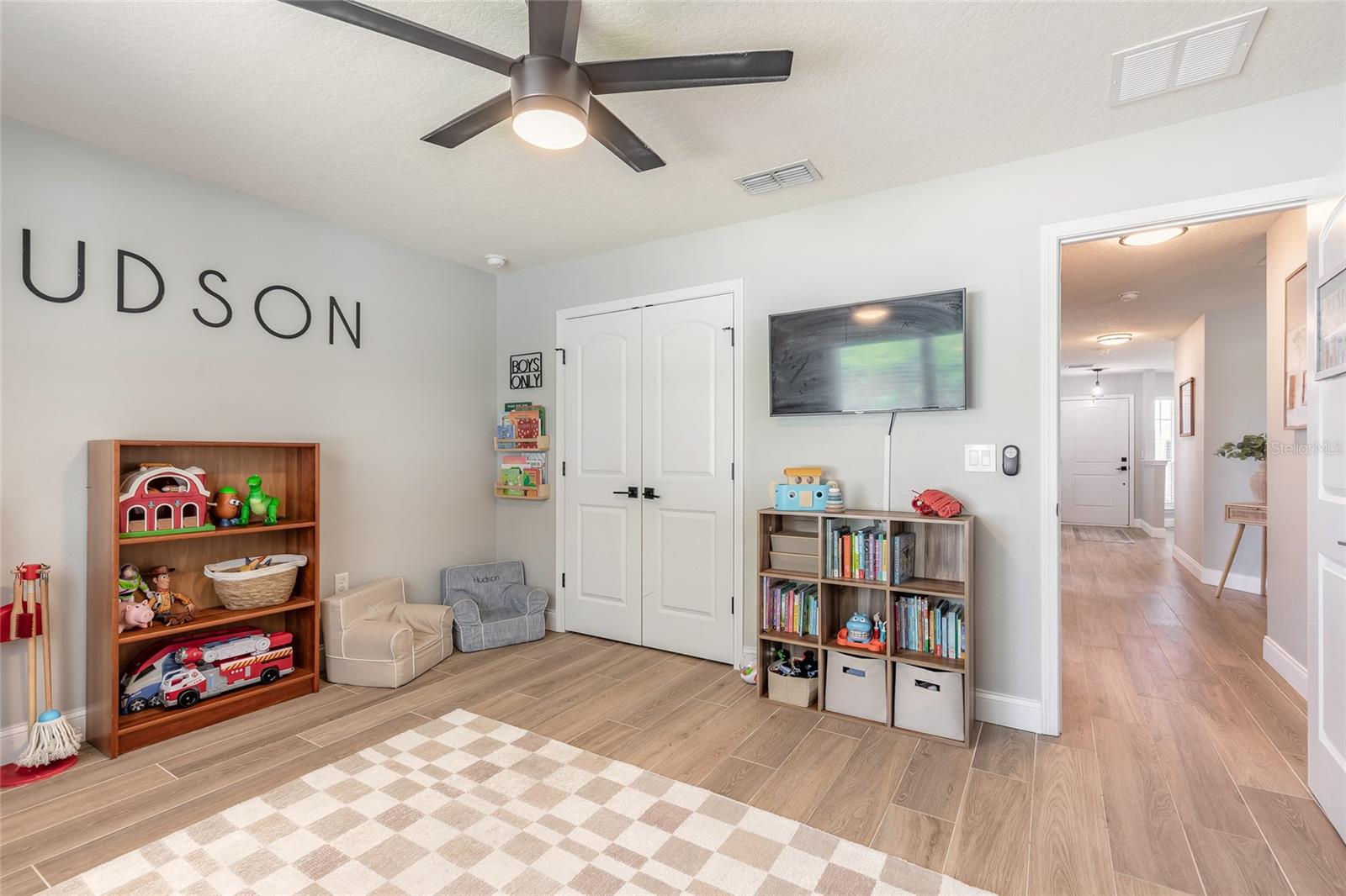 EAGLE LAKES PH 1 SEC 1 - Residential