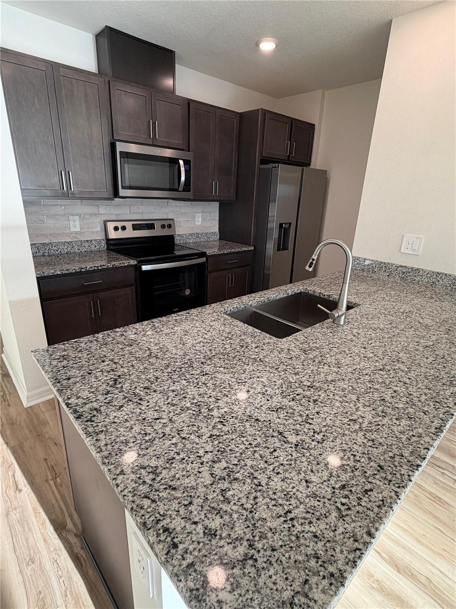 Photo of 9305 Westside Hills Drive, Davenport, FL 33896 (MLS # S5157052)
