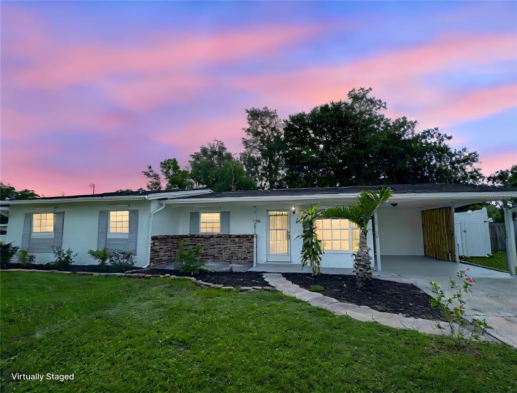 Photo of 2740 Heather Place, Sarasota, FL 34235 (MLS # A4701637)