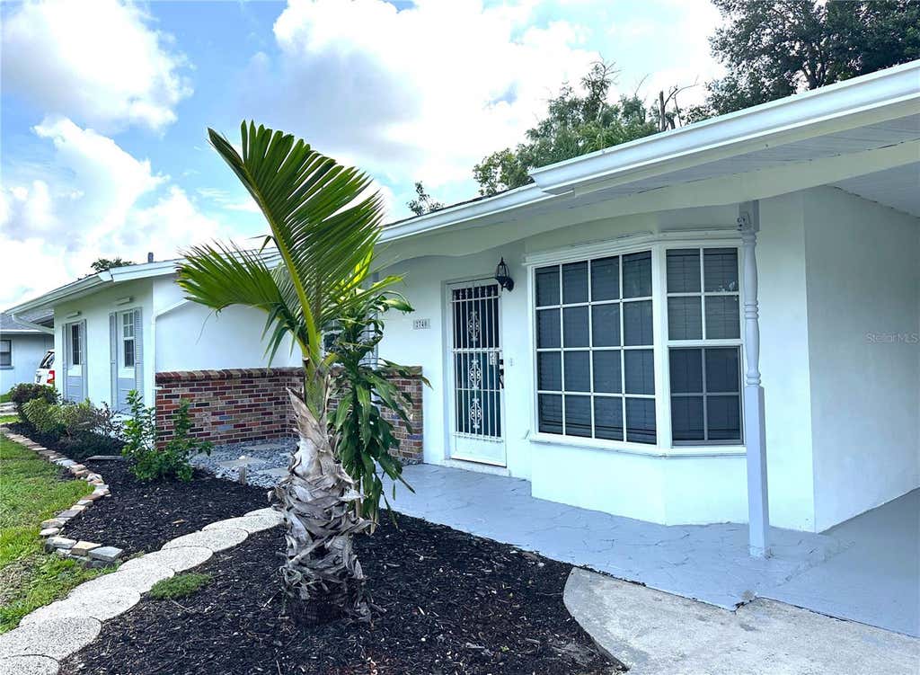 Photo of 2740 Heather Place, Sarasota, FL 34235 (MLS # A4701637)