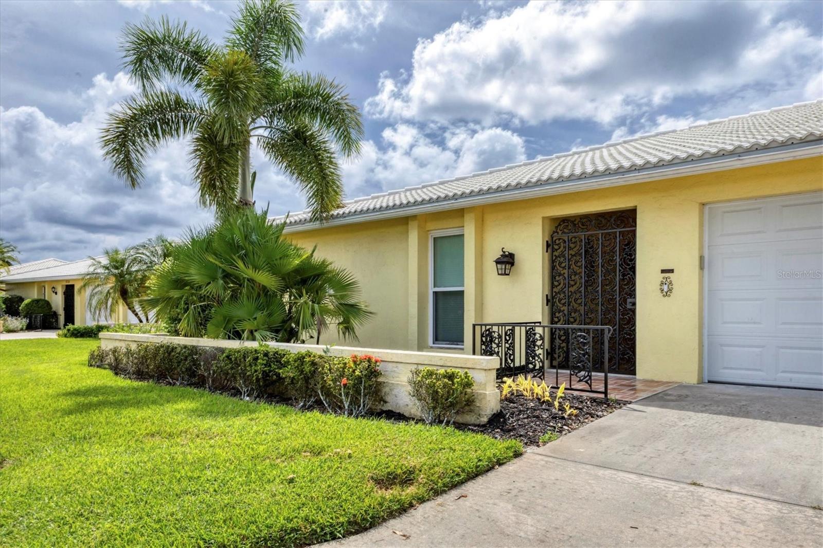 3712 HAMPSHIRE LANE 5623