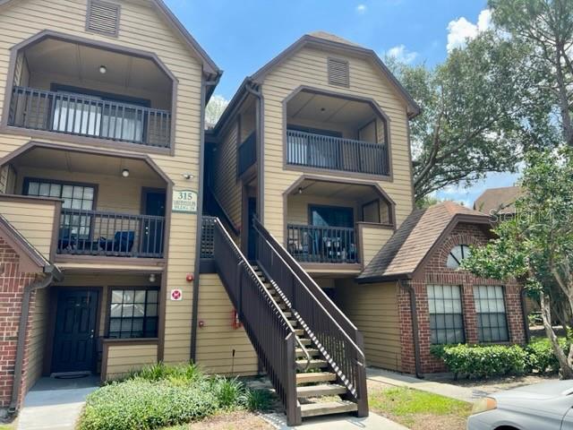 Photo of 315 Lakepointe Drive #302, Altamonte Springs, FL 32701 (MLS # O6439159)