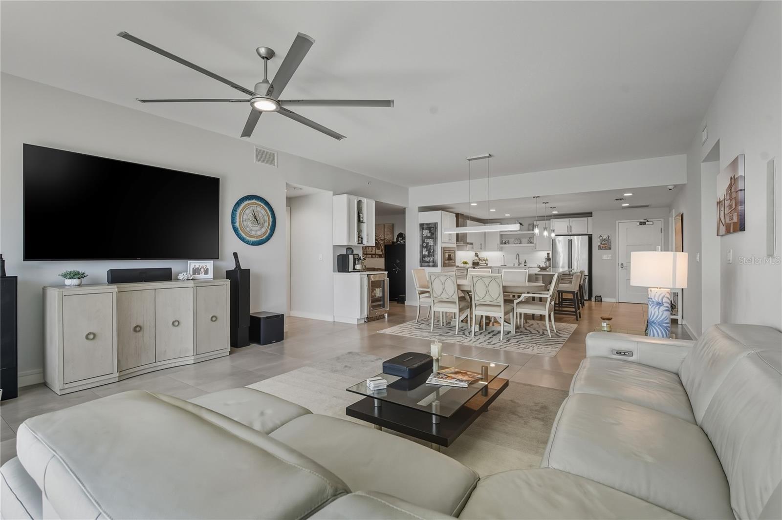 MARINA BAY 880 CONDO - Residential