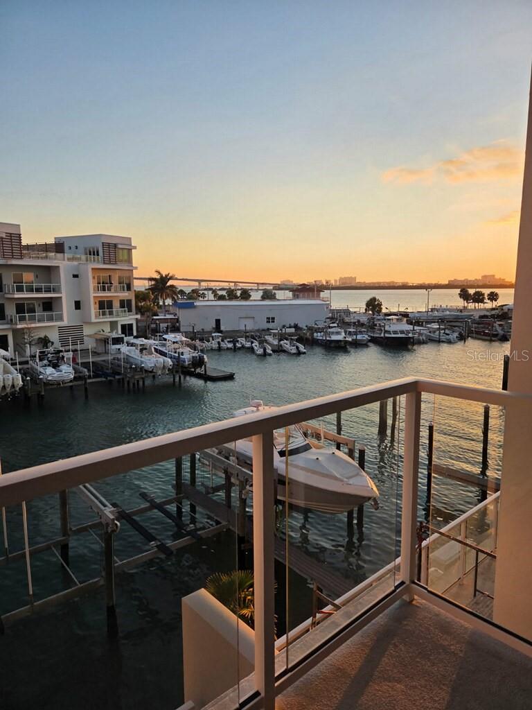 MARINA BAY 880 CONDO - Residential