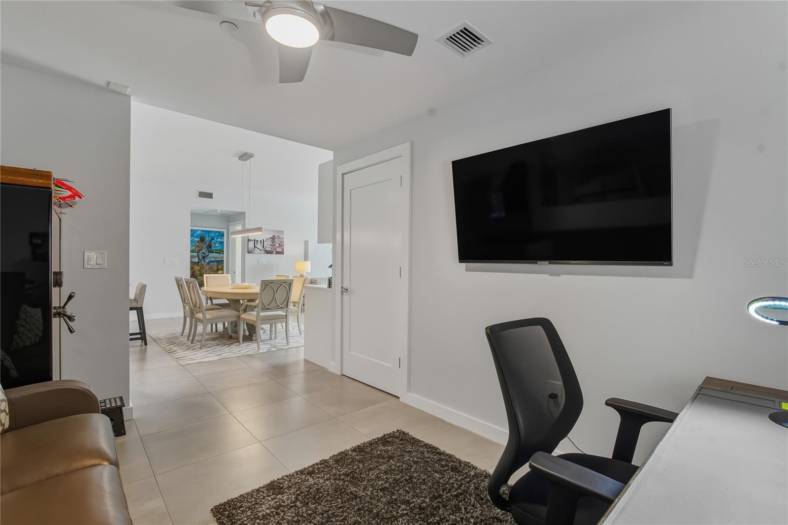 MARINA BAY 880 CONDO - Residential