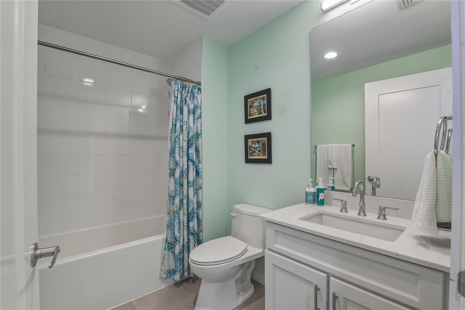 MARINA BAY 880 CONDO - Residential