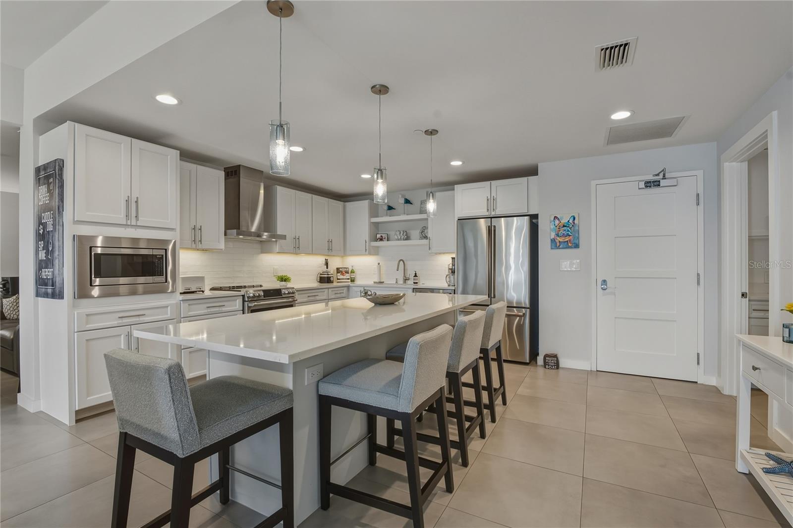 MARINA BAY 880 CONDO - Residential