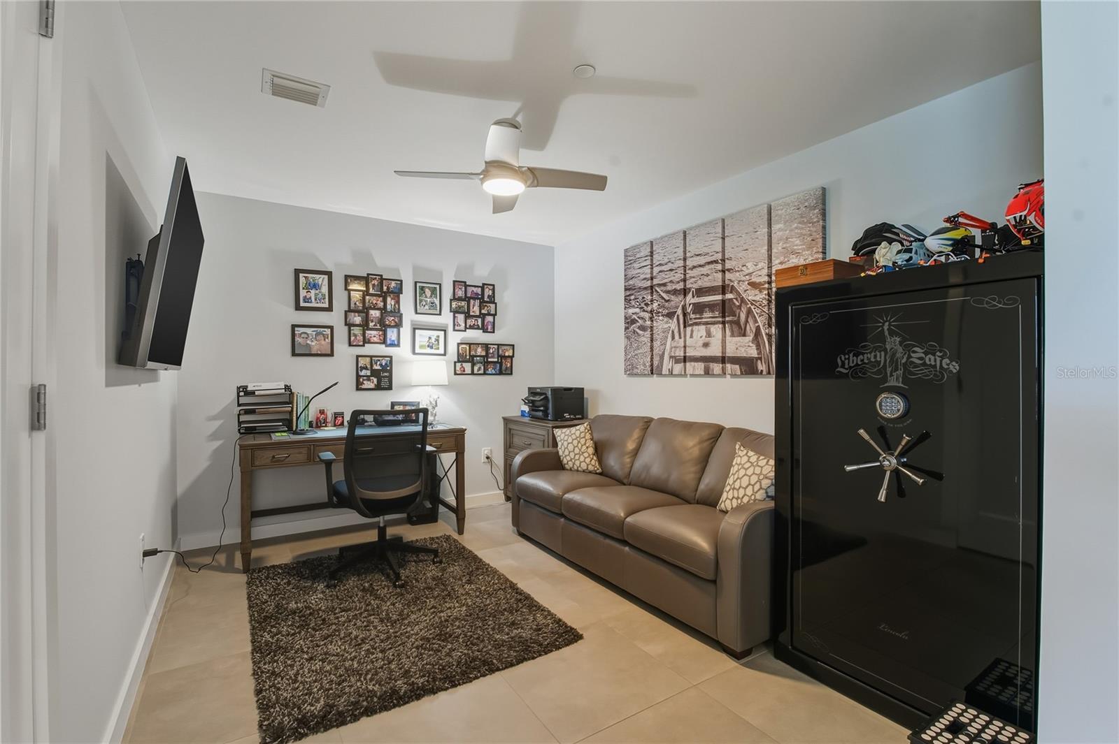 MARINA BAY 880 CONDO - Residential