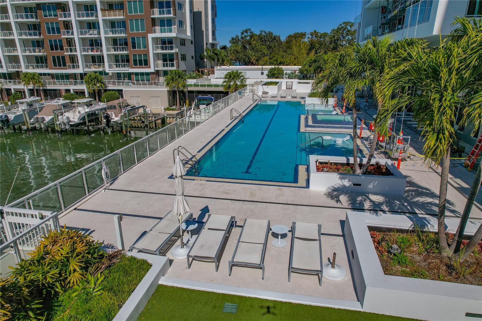 MARINA BAY 880 CONDO - Residential