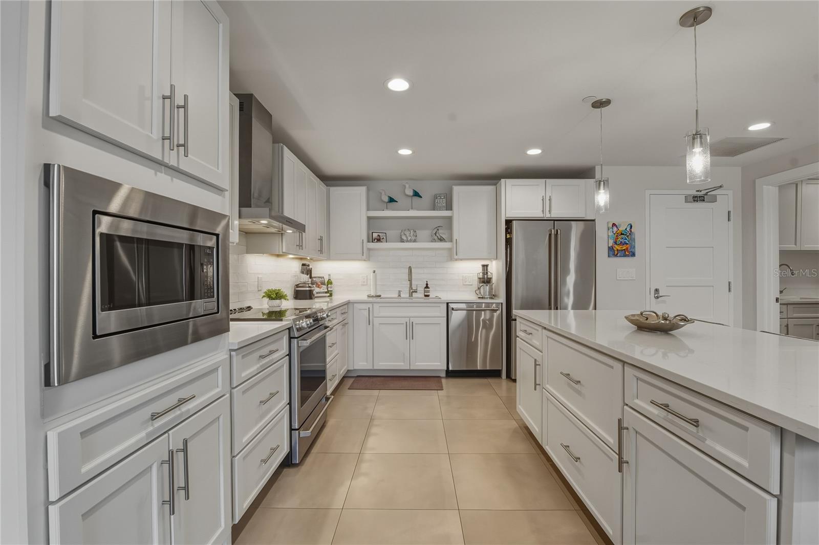 MARINA BAY 880 CONDO - Residential