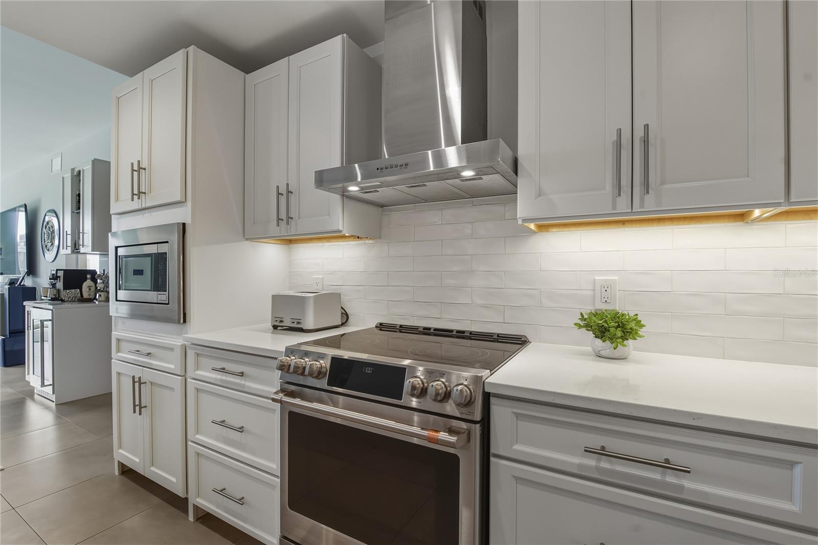 MARINA BAY 880 CONDO - Residential