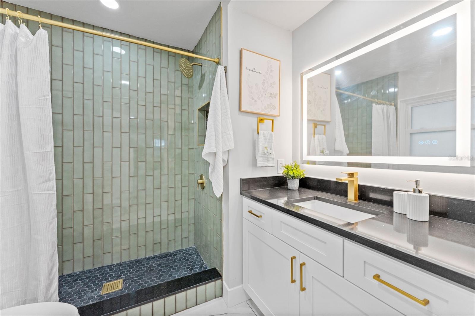 LAWTONS 1ST ADD - Residential