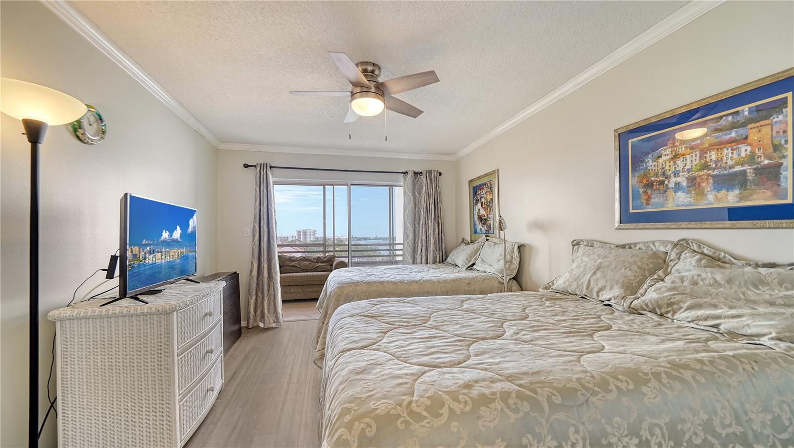 SIESTA HARBOR III - Residential