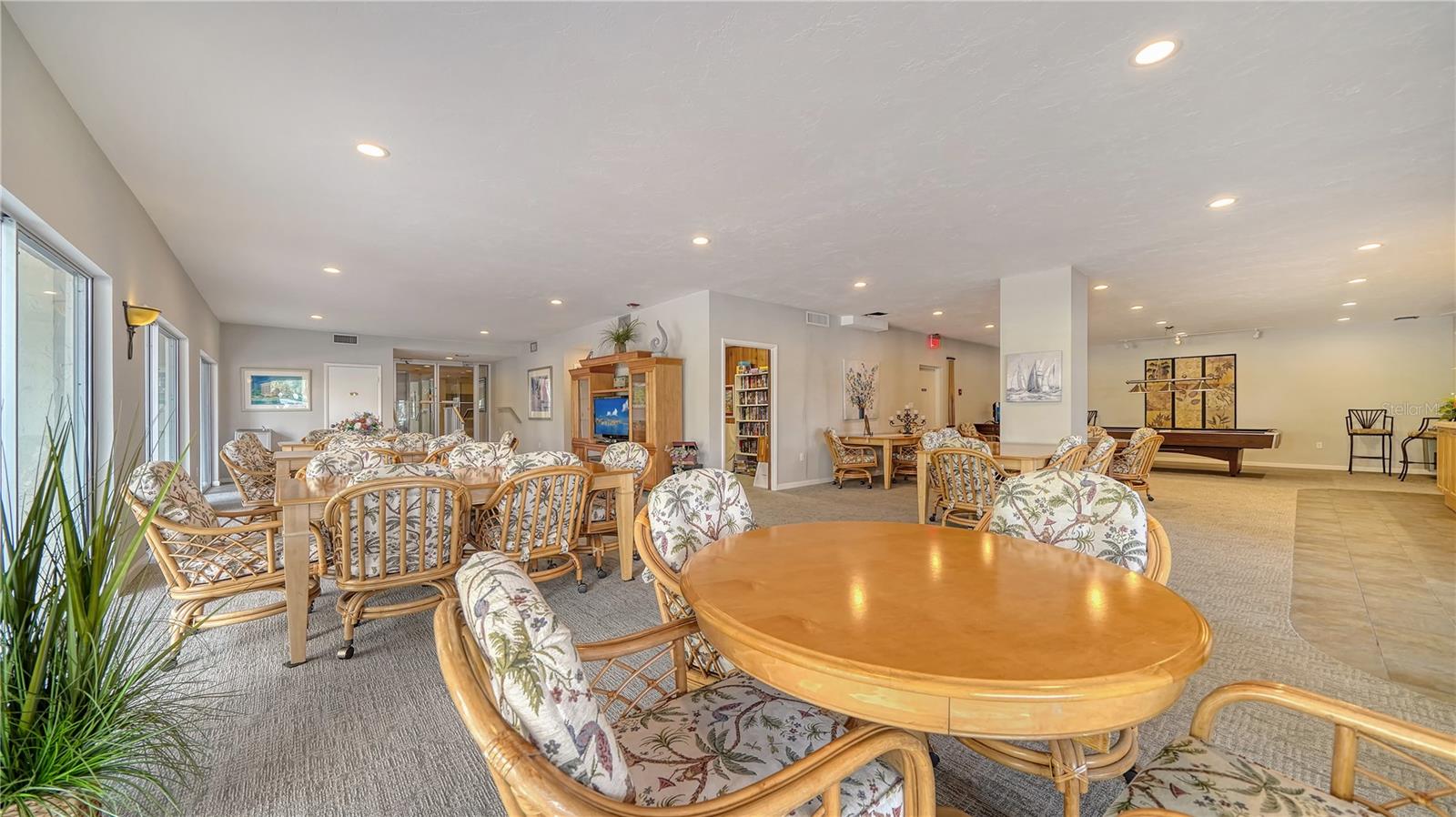 SIESTA HARBOR III - Residential