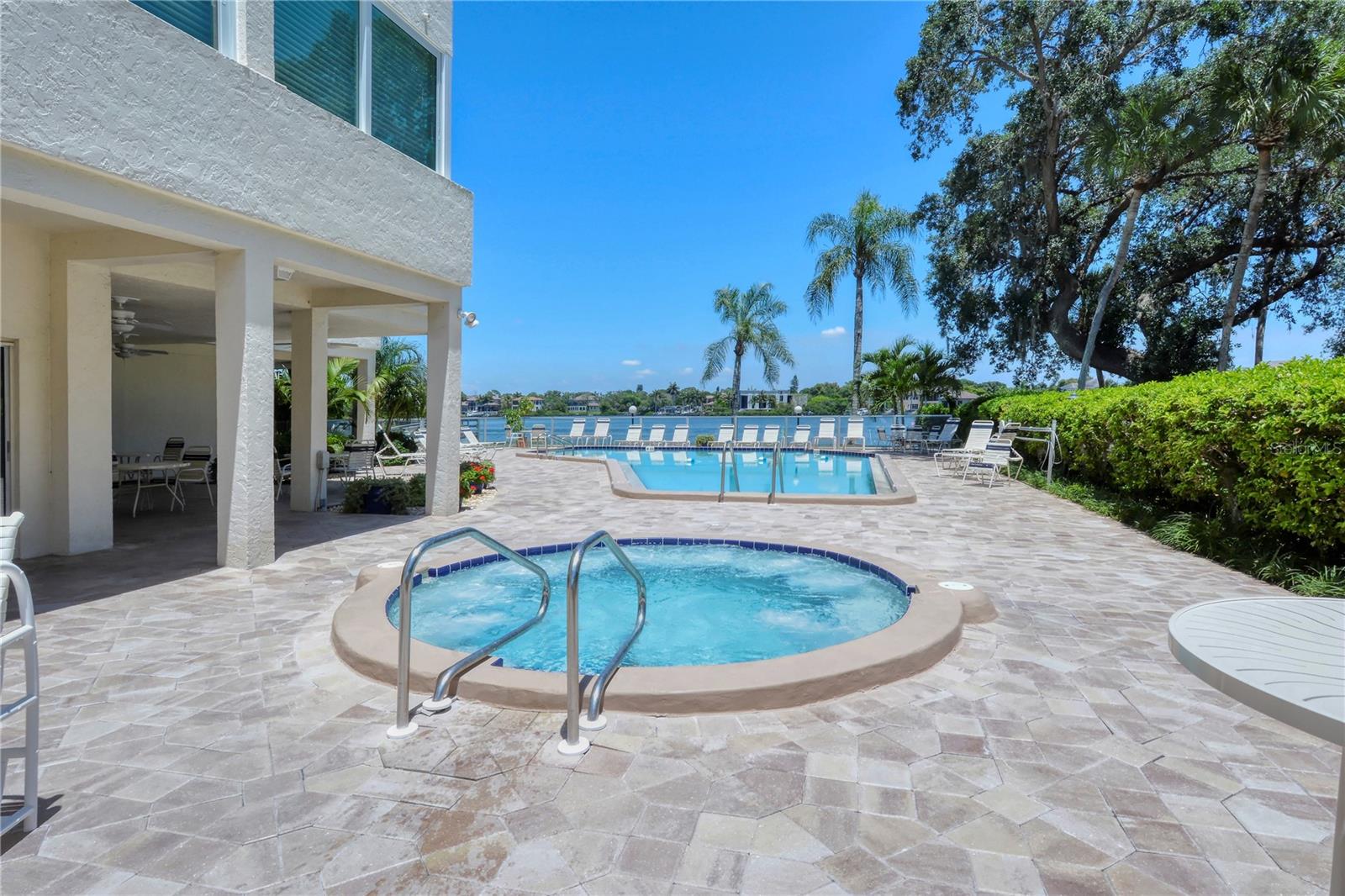 SIESTA HARBOR III - Residential