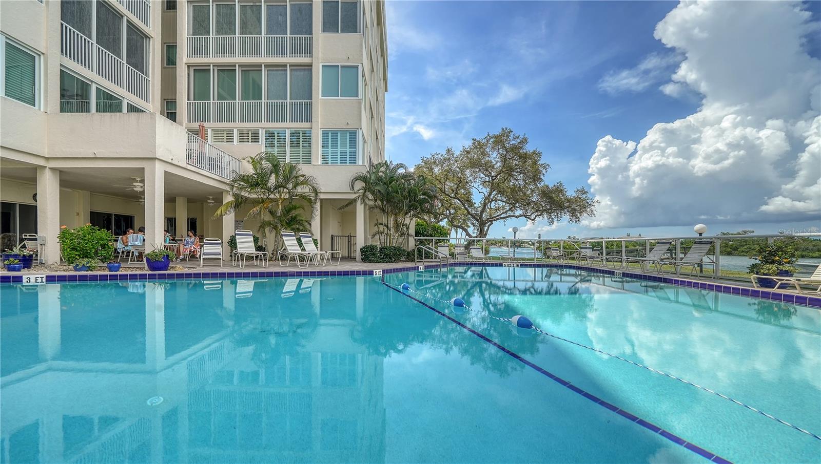 SIESTA HARBOR III - Residential