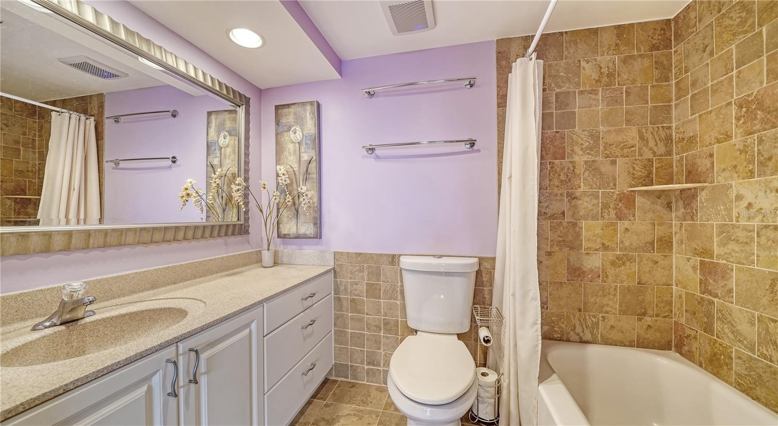 SIESTA HARBOR III - Residential